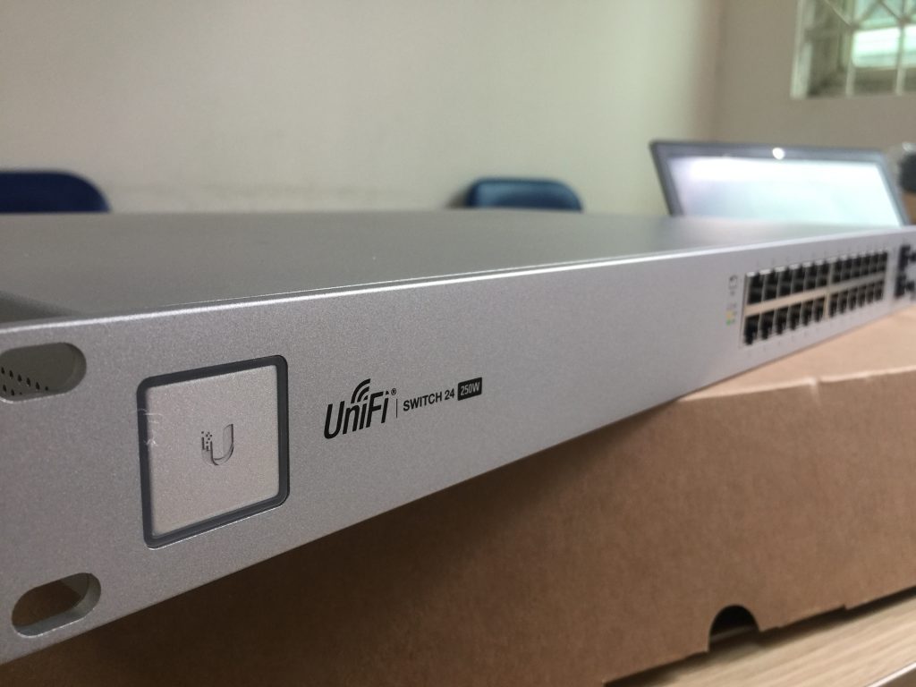 UniFi Switch 24 250W (US-24-250W) | Việt Tuấn phân phối hàng chính hãng giá tốt nhất