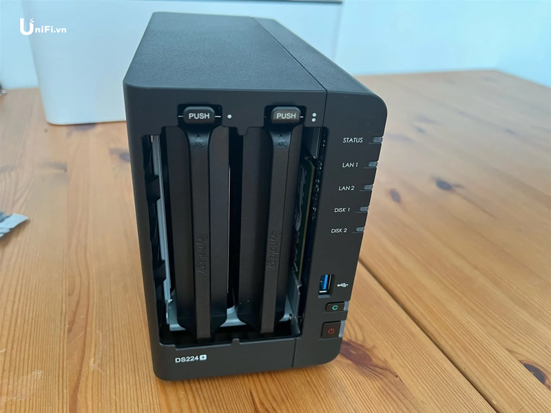 nas synology ds224+ 8